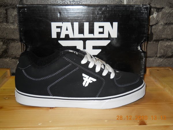 Fallen Chief Size men us_9.5 price 3,200 baht