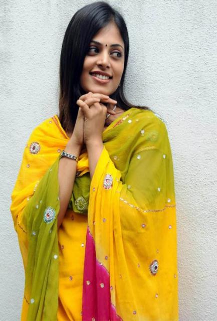 sindhu menon after marriage shoot latest photos