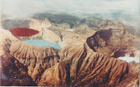 Danau Kelimutu Berubah Warna