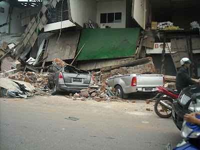 Photo-foto Padang Pra dan Pasca Gempa bumi