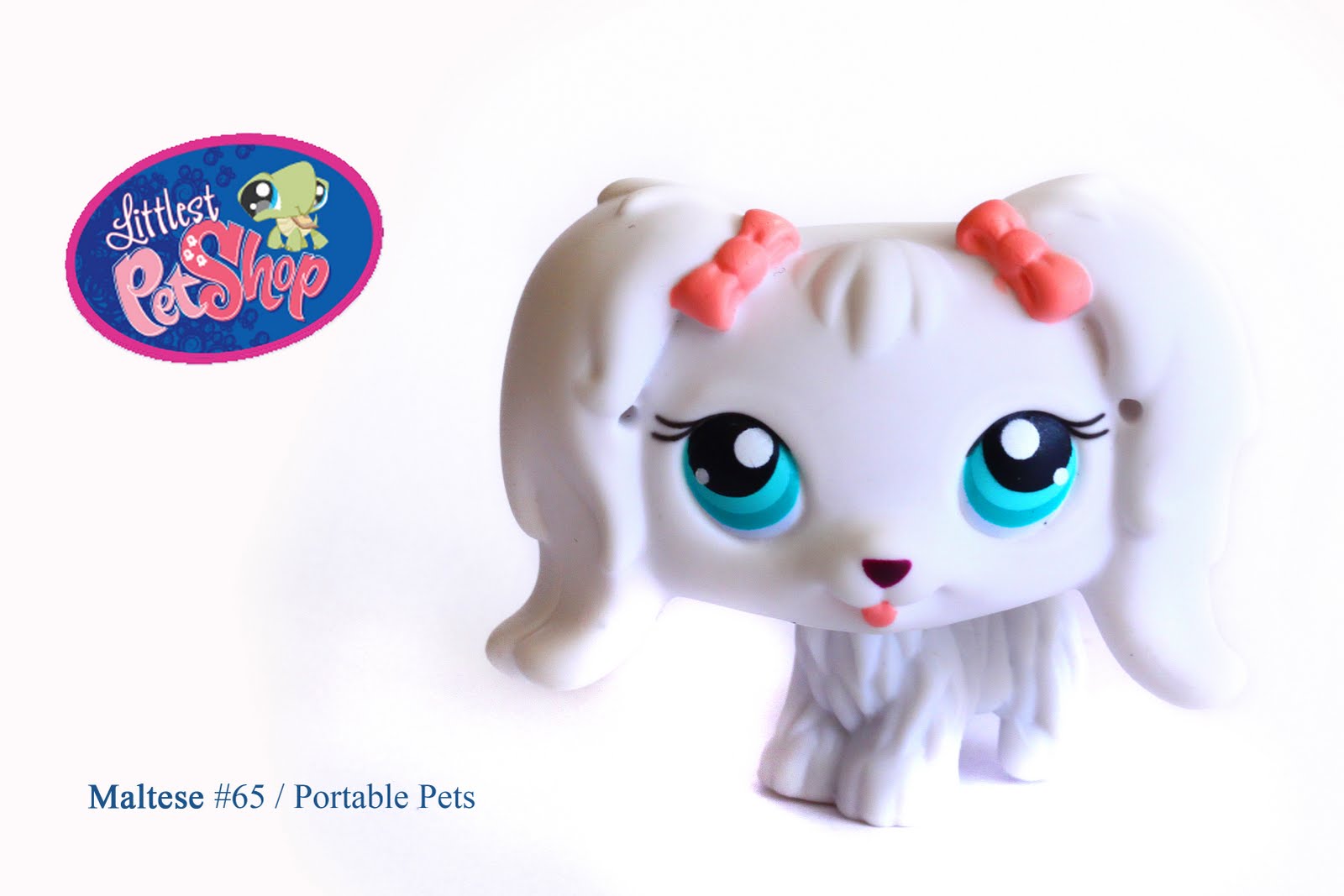 LPS LITTLEST PET SHOP 2004 White Maltese Dog 65 + turning bed