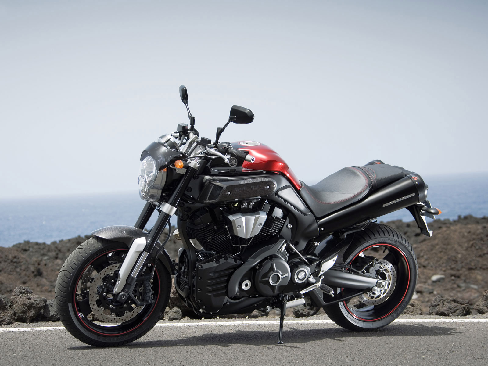 http://4.bp.blogspot.com/_ja0nvj5Jato/S-dBGorQenI/AAAAAAAAHA4/wto8SYYZSG8/s1600/yamaha_MT-01_2007_13.jpg