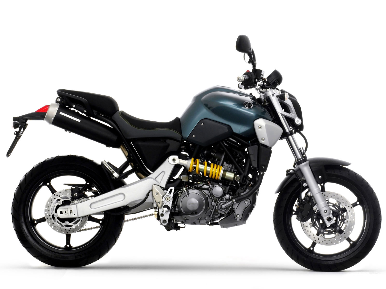 Yamaha X1R Specification