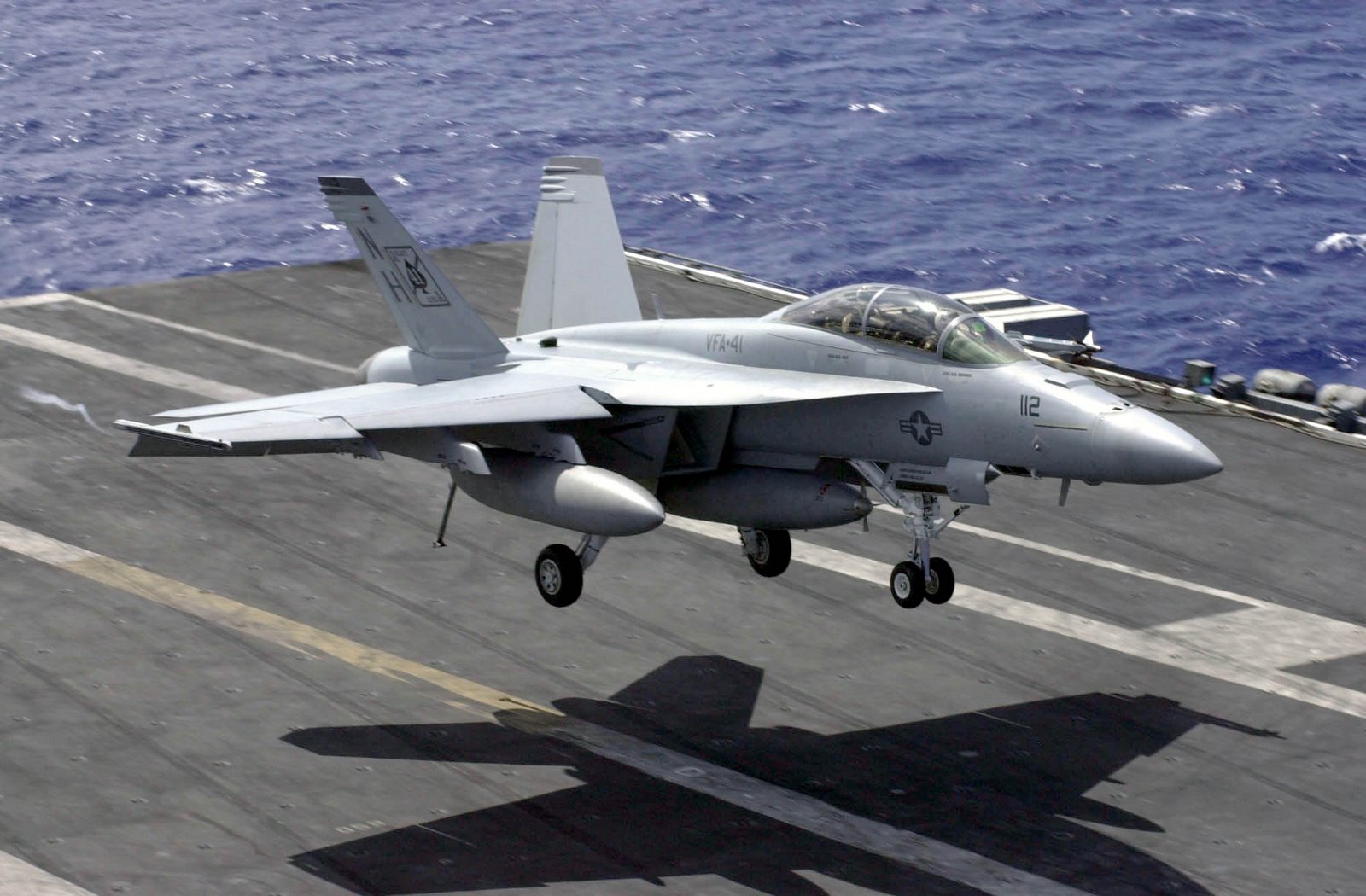 http://4.bp.blogspot.com/_ja676MG45Zg/Sw2u0i2aMzI/AAAAAAAAAiw/z9NvBJ40vFI/s1600/f-18f%20super%20hornet.jpg