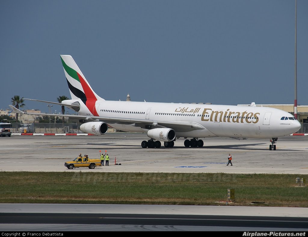 http://4.bp.blogspot.com/_ja676MG45Zg/Swwx7-a2qyI/AAAAAAAAAdA/rjir3-7bgDc/s1600/a340-300.jpg