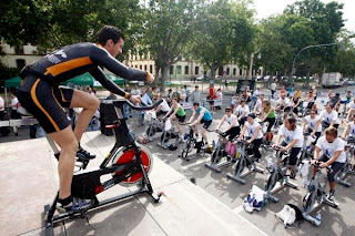 http://4.bp.blogspot.com/_jaUgz0UdSOE/Sh5nG1mEpyI/AAAAAAAABjg/78FzOsC02SM/s320/Maraton+de+spinning+2.jpg