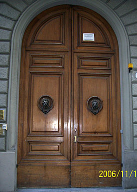 [DOOR.JPG]