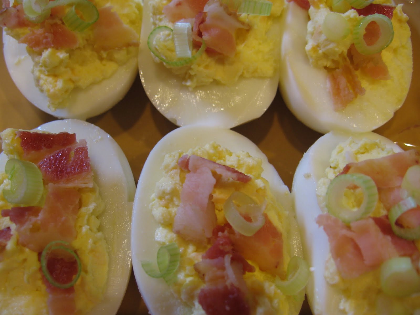 Deviled+eggs+with+bacon+paula+deen