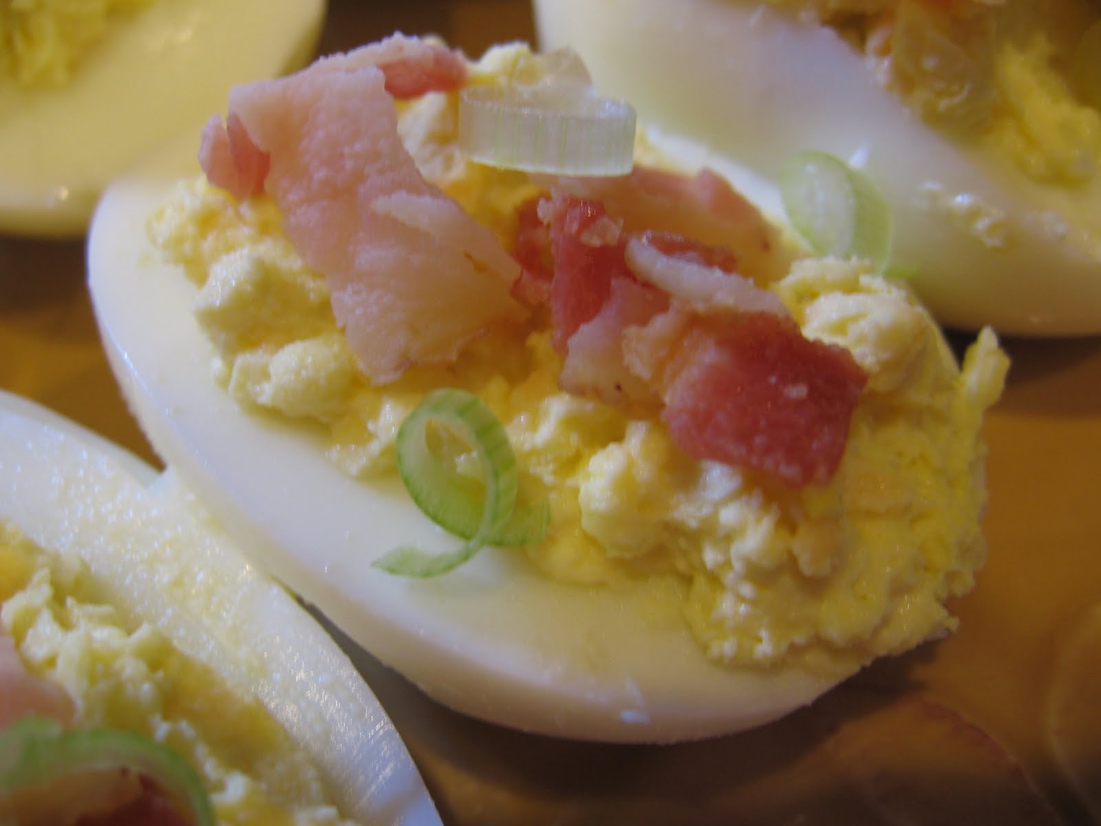 Deviled+eggs+with+bacon+paula+deen