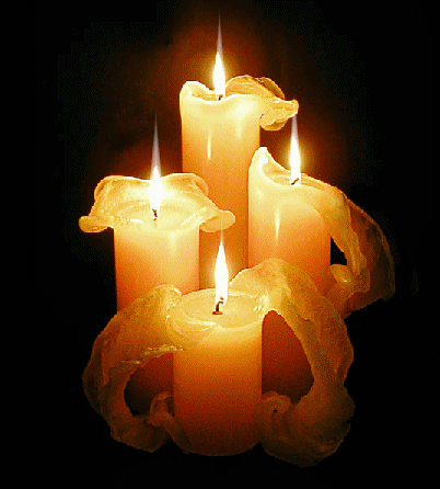 Romantica lectura a la luz de las velas....
