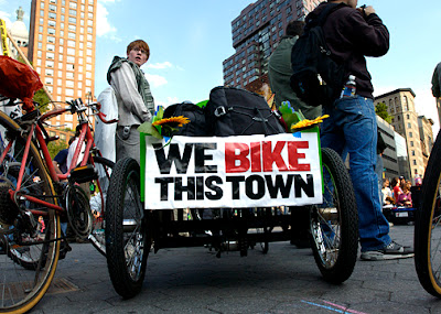 Image of bicyclists in New York City