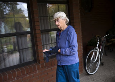 Image of 93-year-old bicyclist Lucia McClain