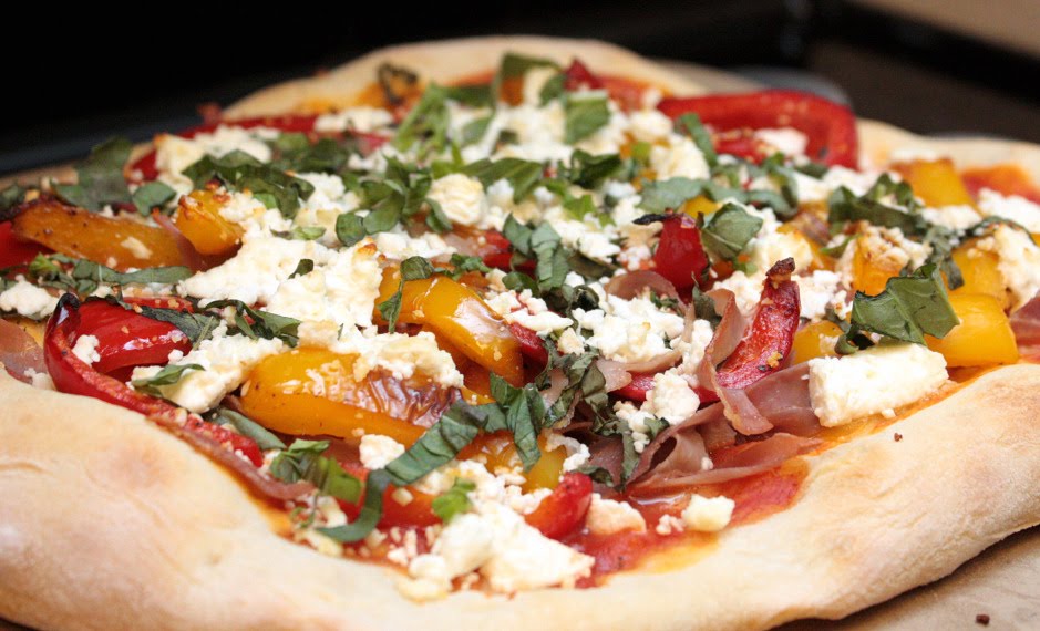 APPLE A DAY Pizza with Prosciutto, Peppers, and Goat Cheese
