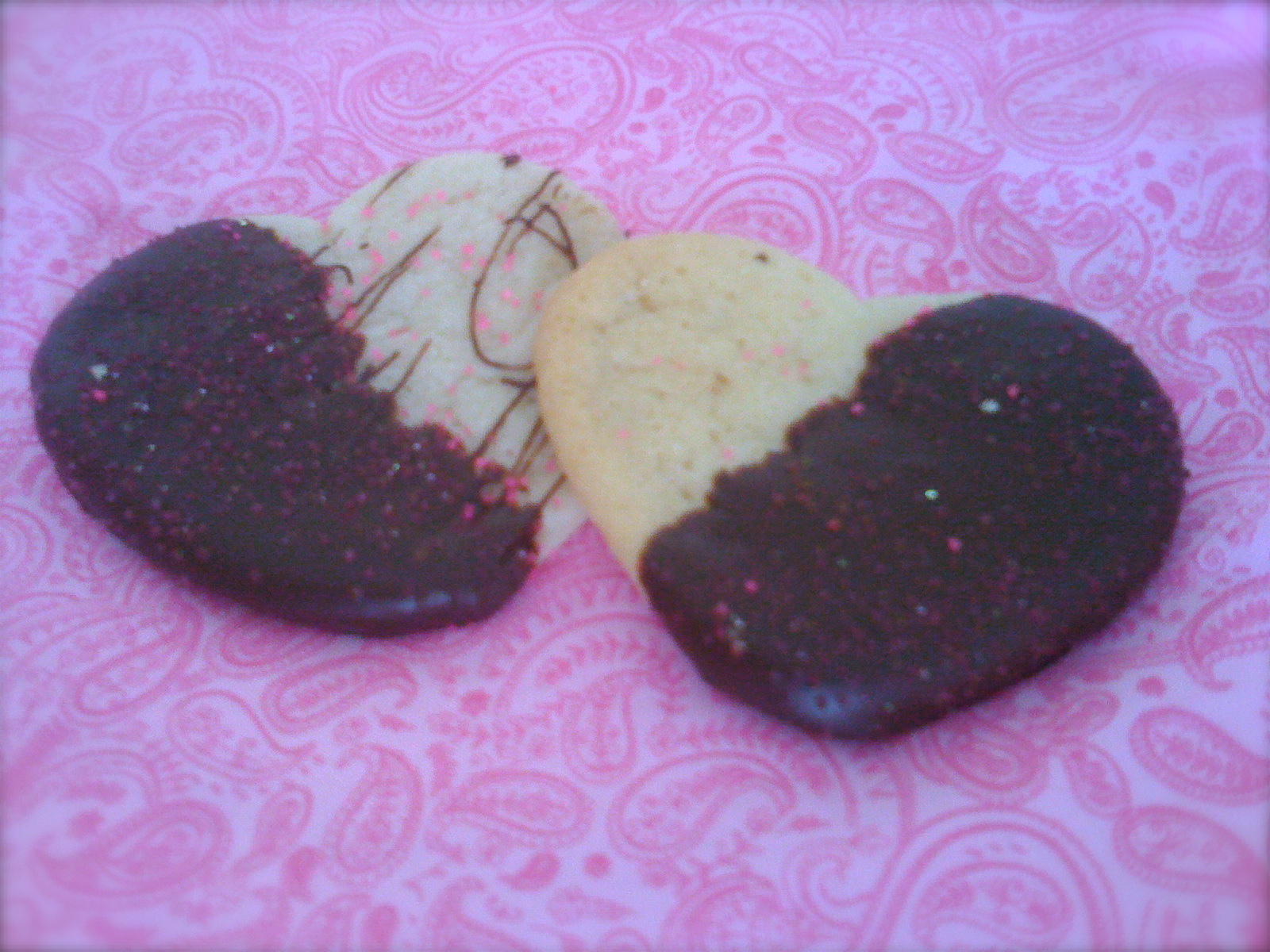 [hand-dipped+sugar+cookie+heart.JPG]