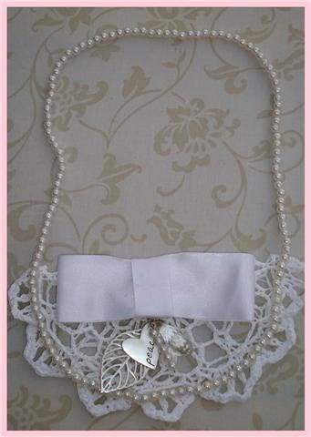 [bibnecklace2.bmp]