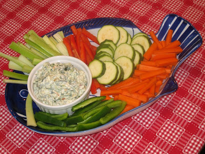 Crudités with spinach dip