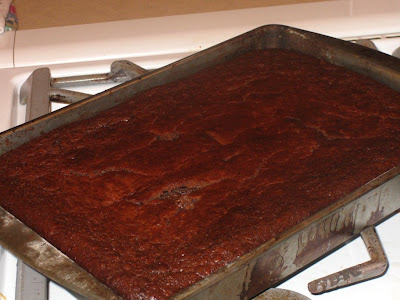 Cool gingerbread cake before cutting and serving
