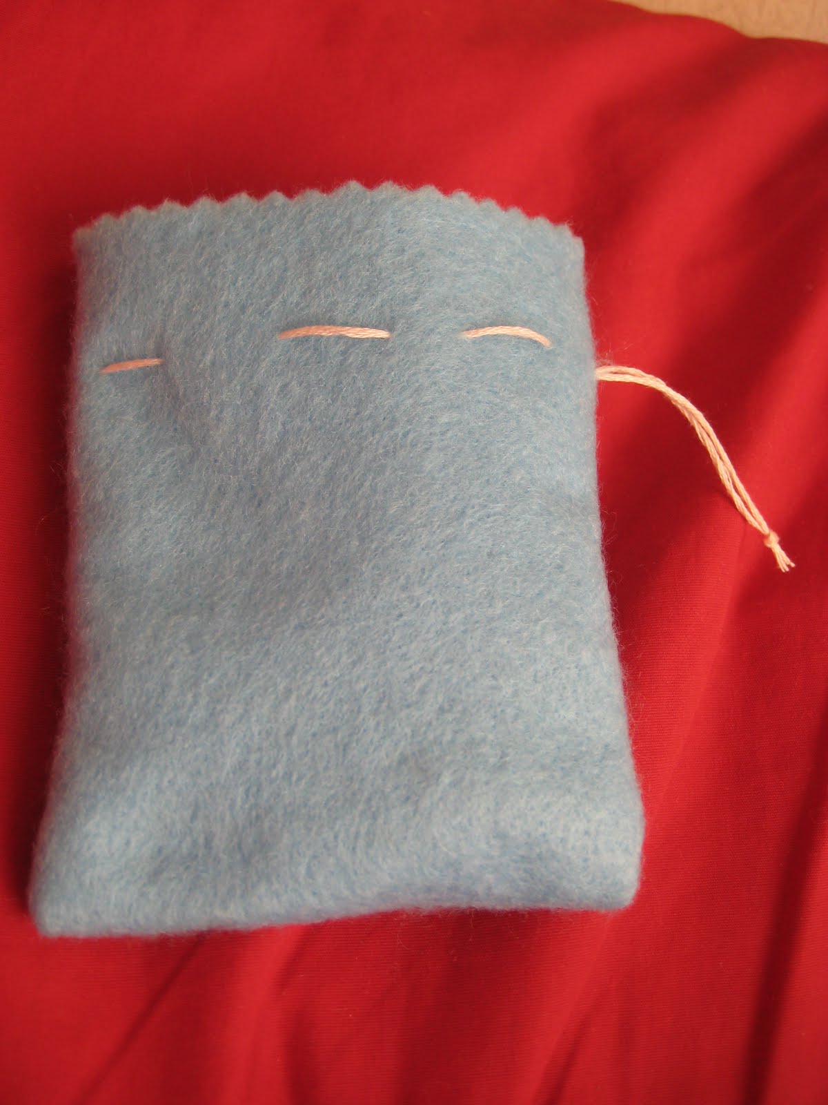 Laura Thoughts Necklace Pouch Tutorial