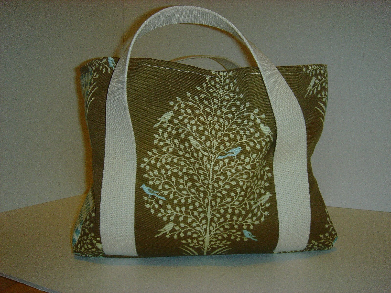 [Tree+Bag+Side.JPG]