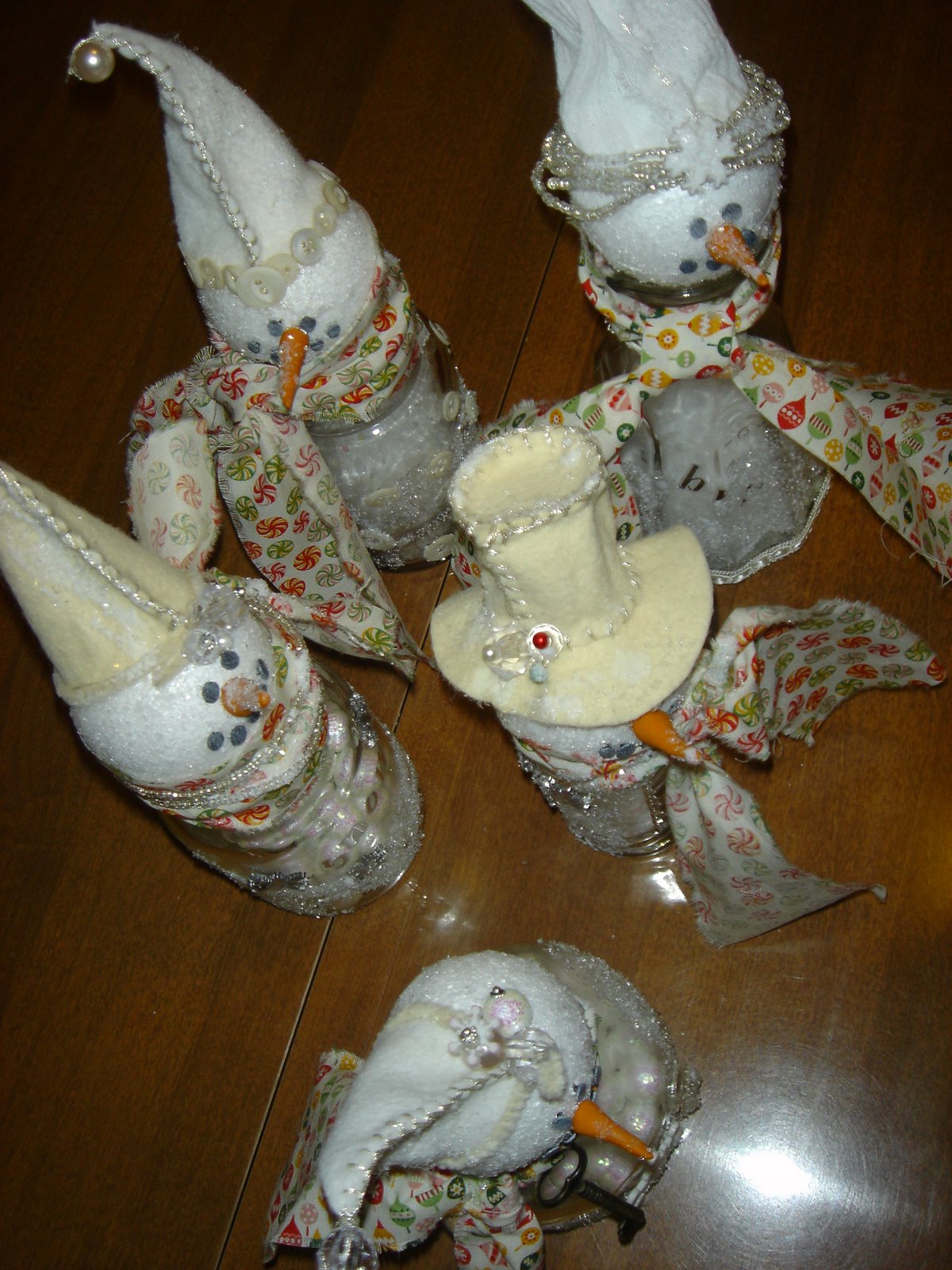 [snowmen+from+top.JPG]