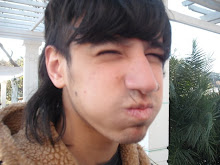 Emiliano con un corte raro.