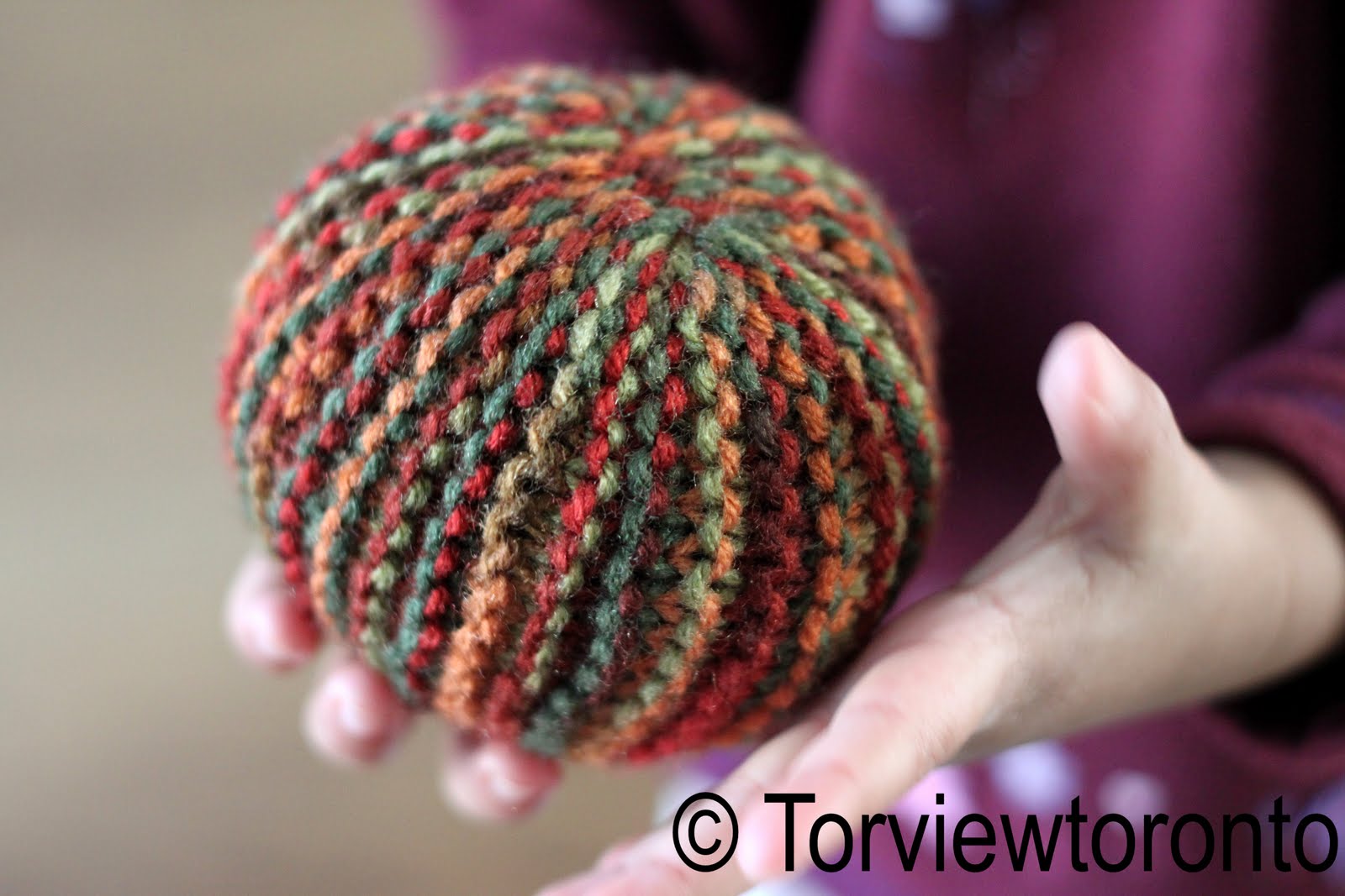 Torviewtoronto Knitted soft playing ball