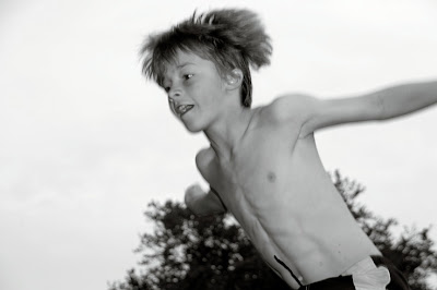 photo plongeon, high diving, un garçon fait le grand saut, photo dominique houcmant, goldo graphisme
