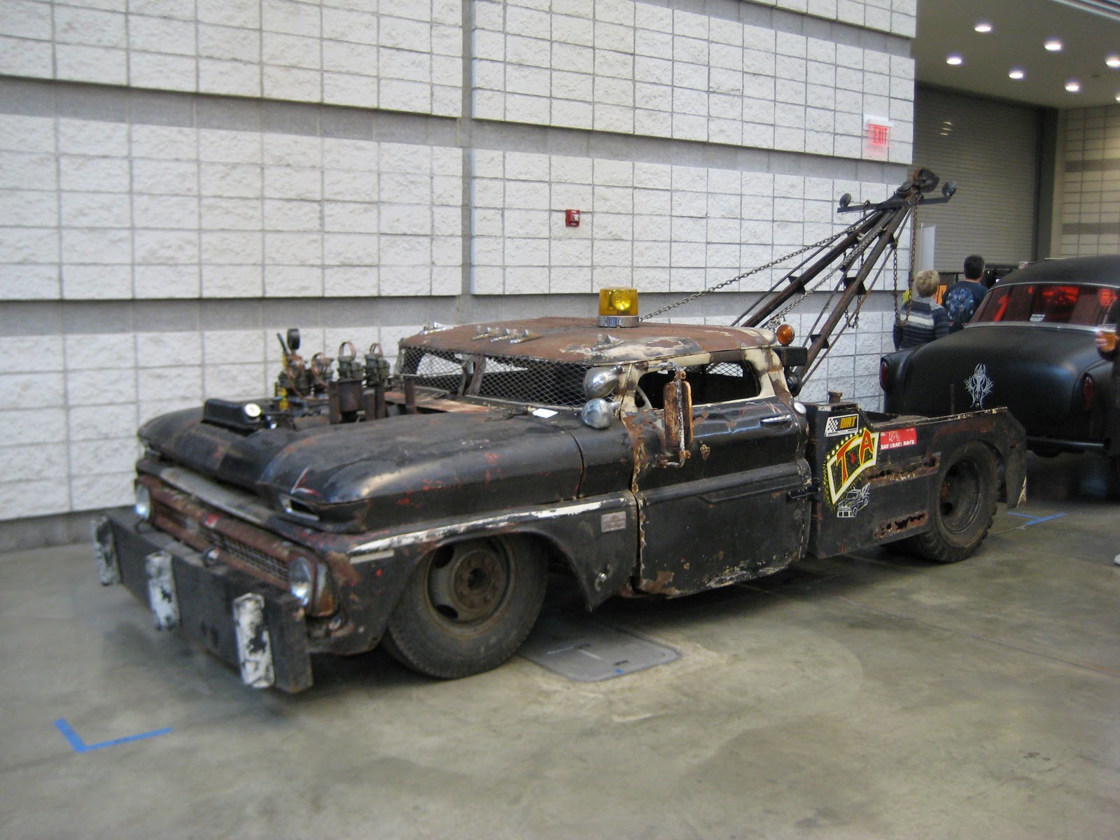 Trololo Blogg Tow Truck Wallpaper
