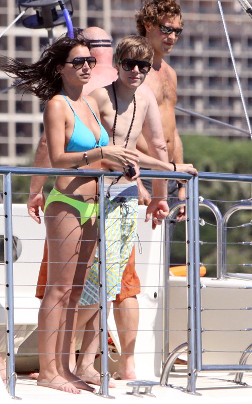 justin bieber shirtless 2011 justin bieber new pictures 2011 april. justin bieber shirtless 2011