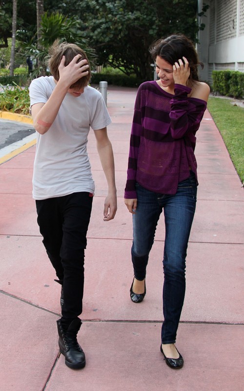 justin bieber and selena gomez beach.  of Justin Bieber and Selena Gomez out for a stroll in Miami Beach, 