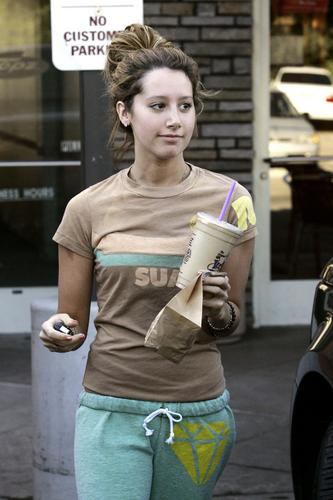 ashley tisdale hellcats hot. ASHLEY TISDALE HELLCATS HOT ashley tisdale hellcats hot. ASHLEY TISDALE HELLCATS HOT