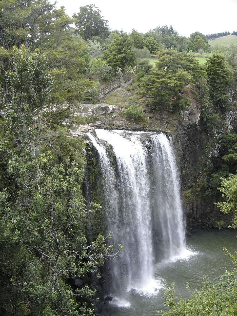 [hike+waterfall-721264.JPG]