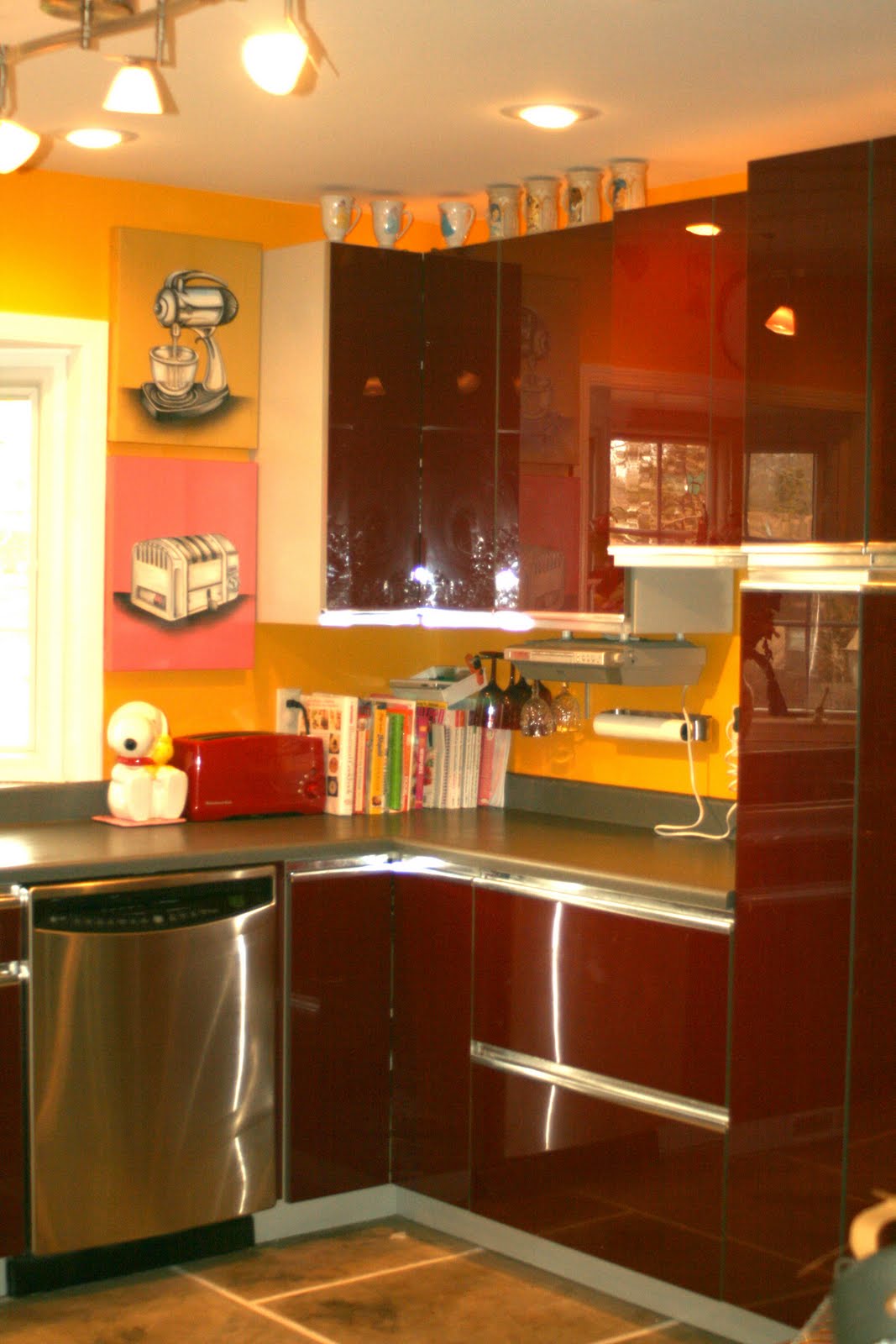 Glossy kitchen cabinets KraftMaid European Kitchen Cabinets