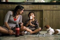 Mãe, você é essa Coca-Cola toda! Mãe, você é essa Coca-Cola toda!