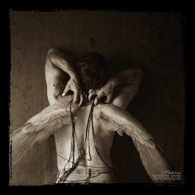 Tangled Angels (II) de Mady Iordache Tangled Angels (II) de Mady Iordache
