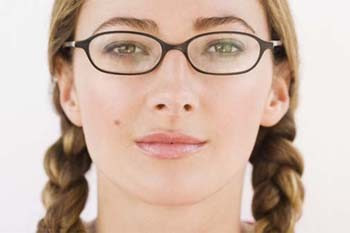 Fashion & Style: Eyeglass Frames for Women with Round Faces