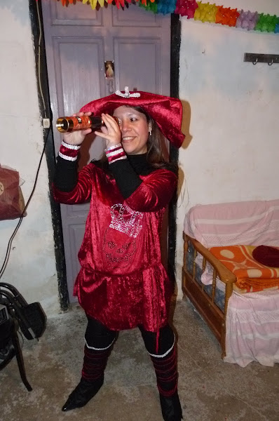 Reina Pirata avista otra FIESTA en "Isla Marina"
