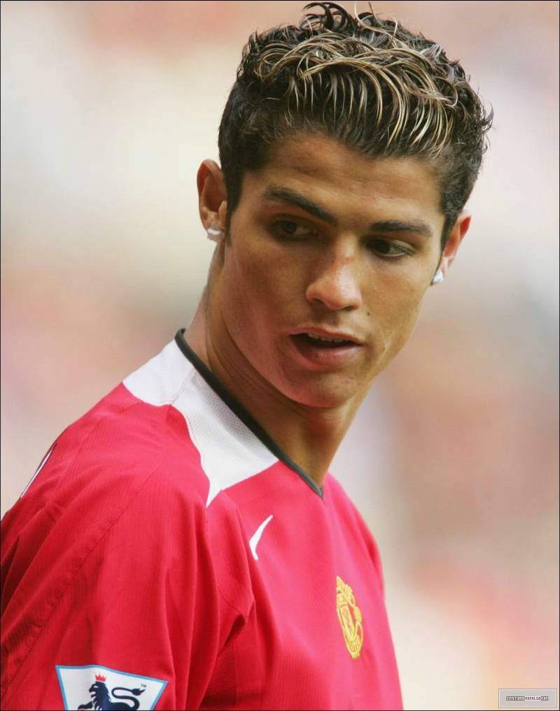 World Famous Celebrities: Cristiano Ronaldo Hair Style