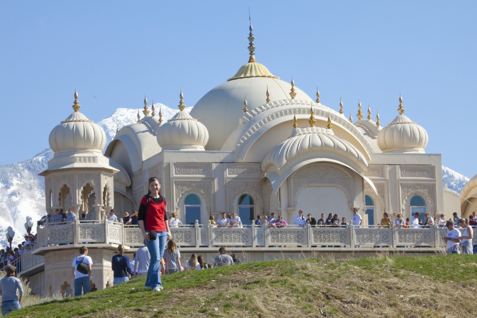 hare krishna temple holi festival