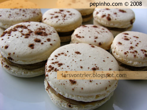 [macaronsCafe.jpg]