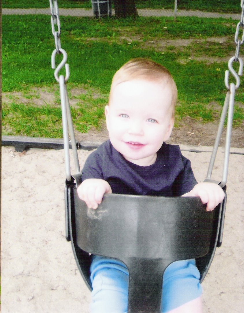 [jakob+swinging1.jpg]