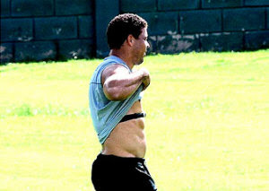 Foto de Ronaldo do Corinthians sem camisa