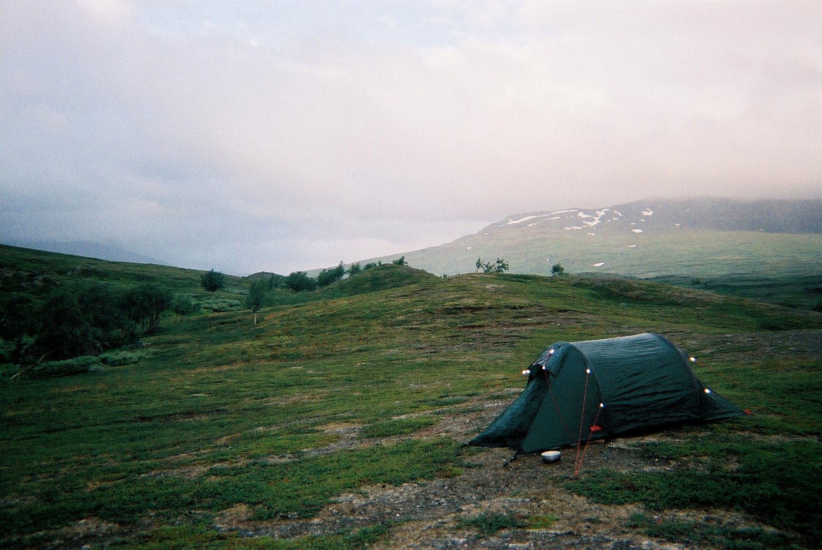 [Tältplats-mitt-i-vildmarken.jpg]