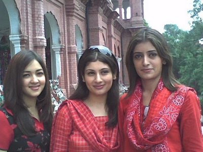 Pakistani Girls on Pakistani Girls