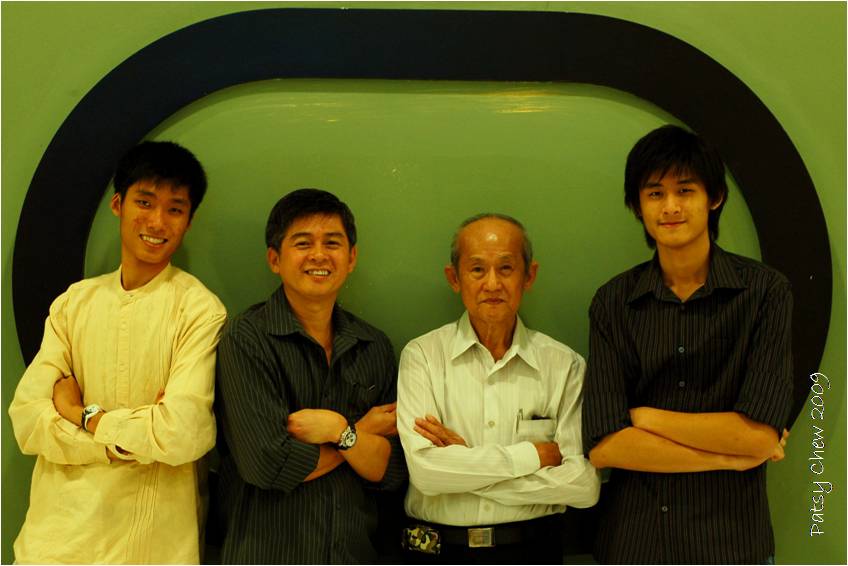 [03+boys.jpg]