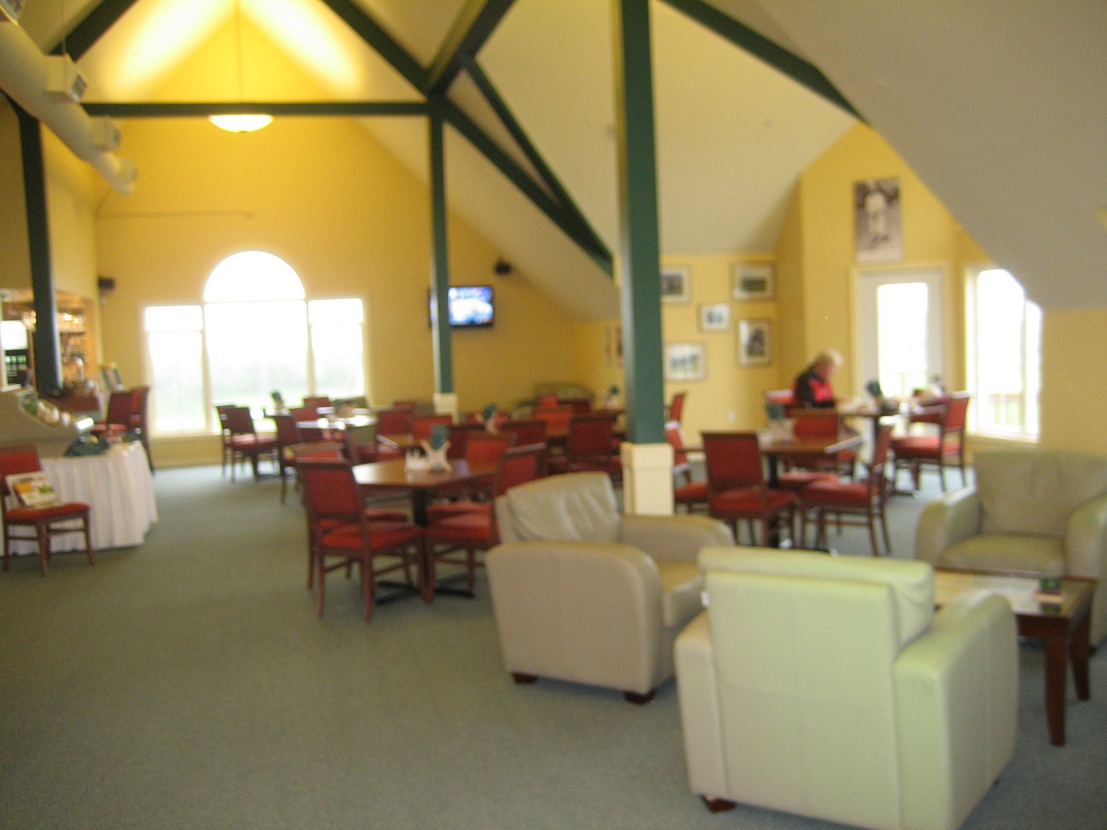 [clubhouse+bar+and+restaurant.JPG]