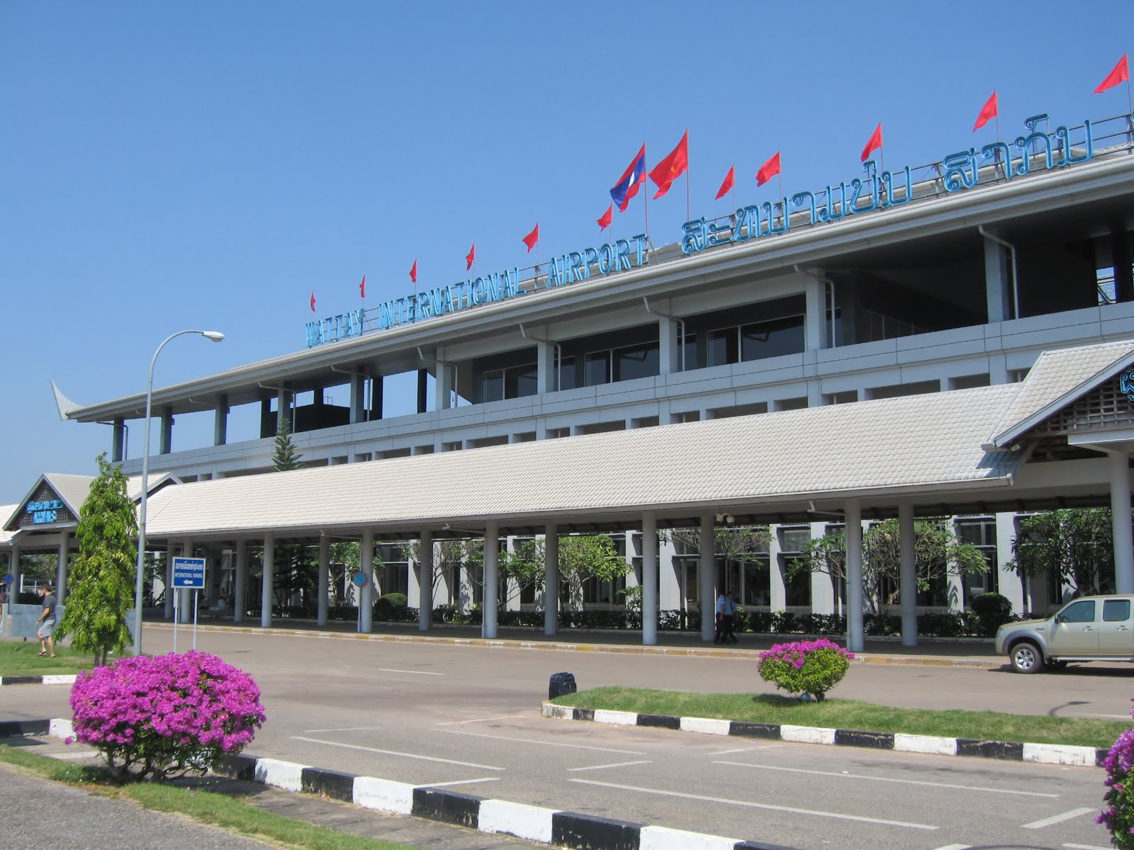 [1_永珍機場外景1.JPG]