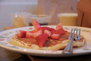 pancakes and strawberries | simple pretty