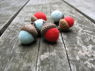 lilfish felted acorns | simple pretty