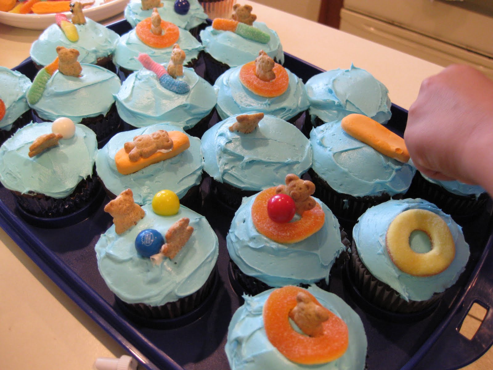 perfectly perfect pool party cupcakes - teach mama
